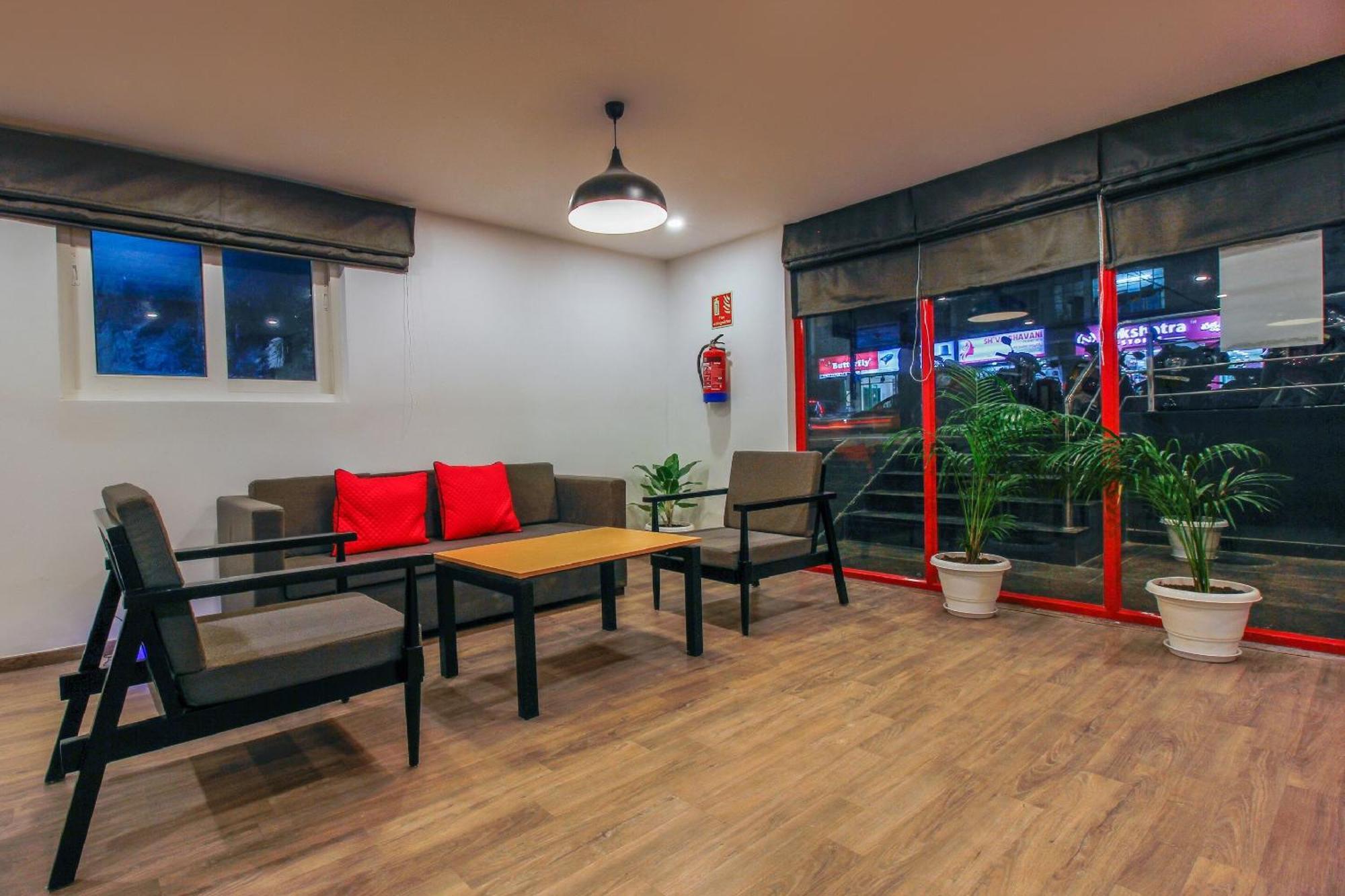 Townhouse White Ridge Shivam Road Hotel Lālāguda Екстериор снимка