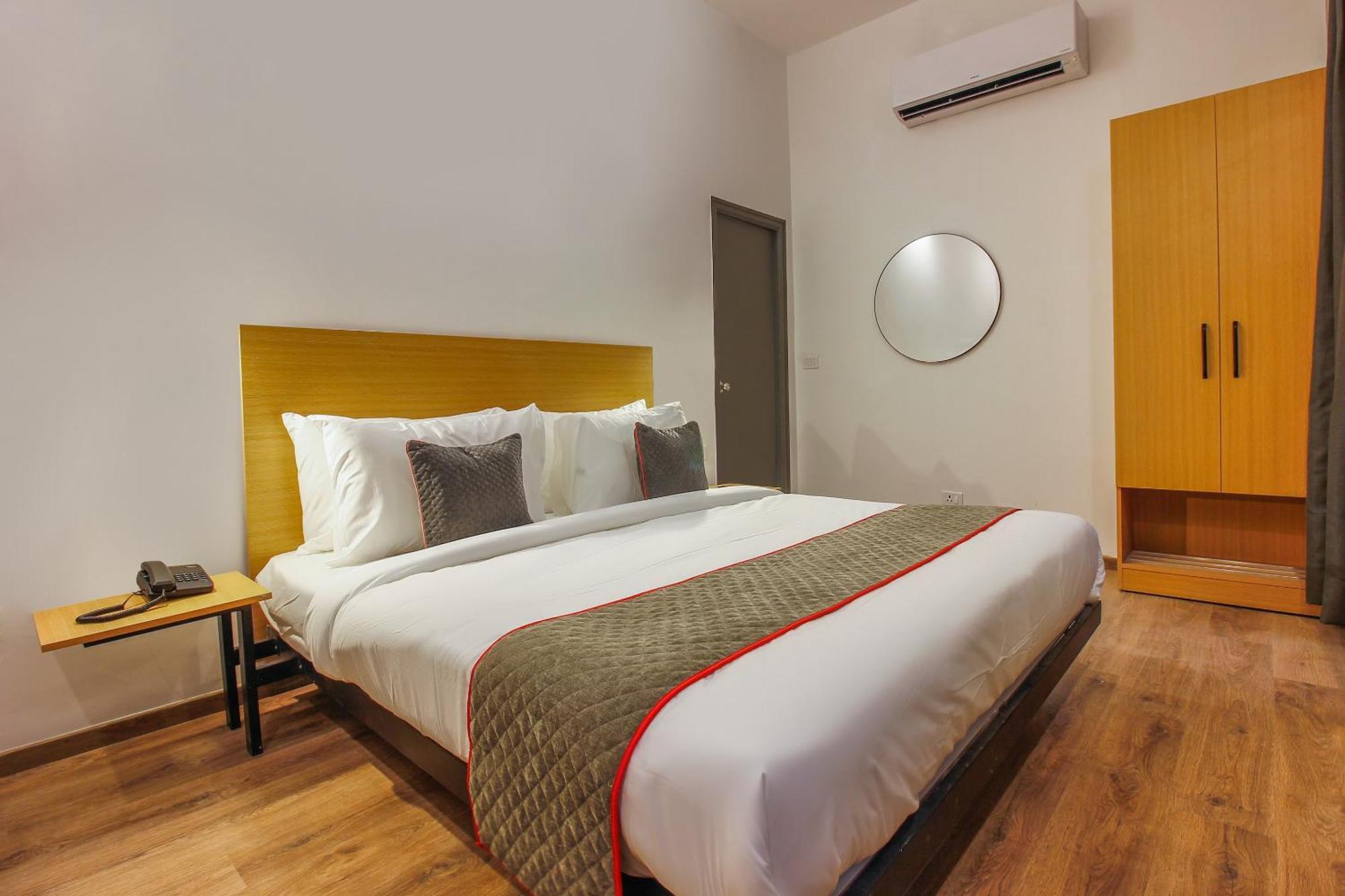 Townhouse White Ridge Shivam Road Hotel Lālāguda Екстериор снимка